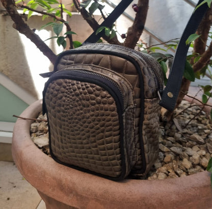 BOLSA TIRACOLO PEQUENA 2 BOLSOS COURO CROCO VERDE MILITAR