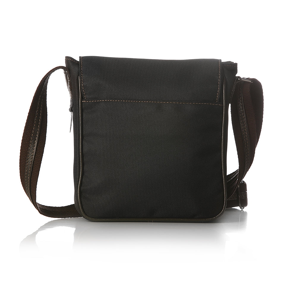 Bolsa Transversal com tampa Preto