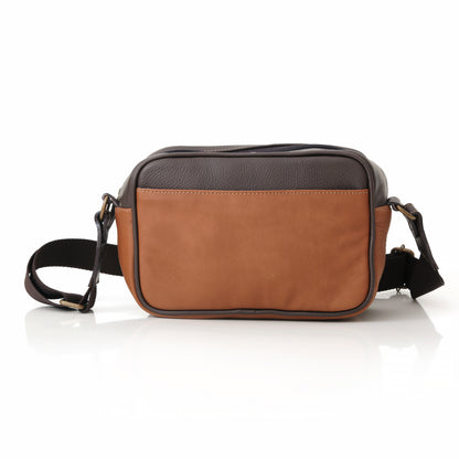 BOLSA CROSSBODY BICOLOR COURO CAMEL E CAFÉ